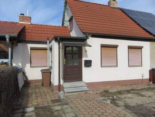 Haus zum Kauf 75.000 € 4 Zimmer 70 m² 431 m² Grundstück Heinrich-Heine Staßfurt 39418