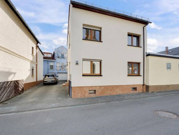 Einfamilienhaus zum Kauf provisionsfrei 299.000 € 8 Zimmer 162,5 m² 490 m² Grundstück Hauptstraße (AS) 23 Aßlar Aßlar 35614