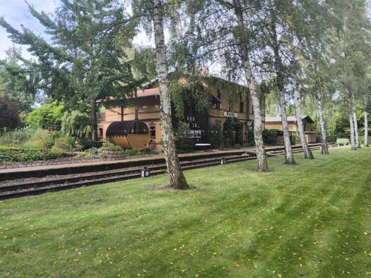 Einfamilienhaus zum Kauf 385.000 € 9 Zimmer 253,6 m² 12.219 m² Grundstück Henriette Sallgast 03238