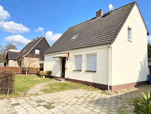 Einfamilienhaus zum Kauf 350.000 € 5 Zimmer 140 m² 940 m² Grundstück Westerstede 26655