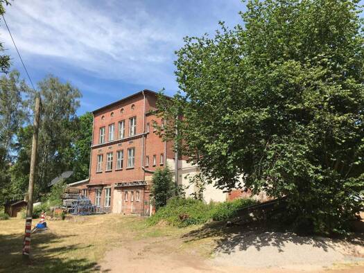 Bürogebäude zum Kauf als Kapitalanlage geeignet 399.000 € 25 Zimmer 1.950 m² teilbar ab 30 m² An der Schwimmhalle 8 Hohenstein-Ernstthal Hohenstein-Ernstthal 09337