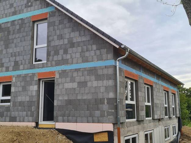 Doppelhaushälfte zum Kauf - Erstbezug provisionsfrei 665.000 € 7 Zimmer 198,7 m² 400 m² Grundstück frei ab 31.03.2027 Plech Plech 91287