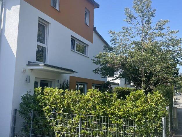 Stadthaus zur Miete 2.490 € 4 Zimmer 127,7 m² 110 m² Grundstück Waldstraße 8 Unterpfaffenhofen Germering 82210