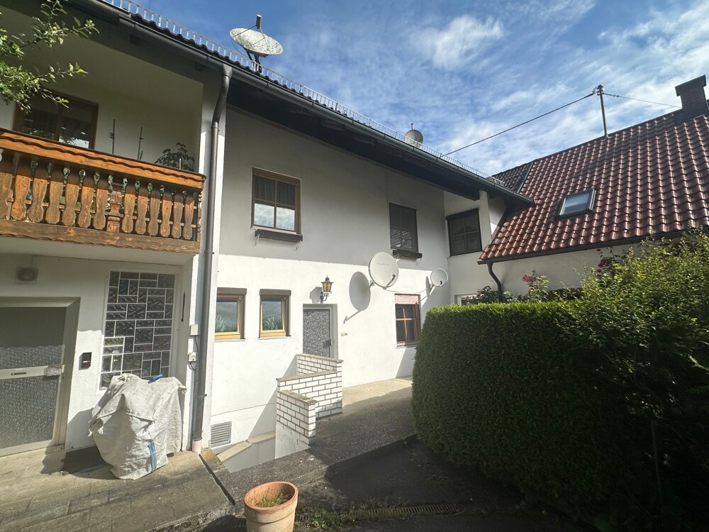 Reihenmittelhaus zum Kauf 295.000 € 4 Zimmer 155 m²<br/>Wohnfläche 650 m²<br/>Grundstück Heining Passau 94036