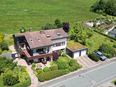 Mehrfamilienhaus zum Kauf 478.000 € 10 Zimmer 295 m² 1.573 m² Grundstück frei ab 15.08.2025 Bad Steben Bad Steben 95138