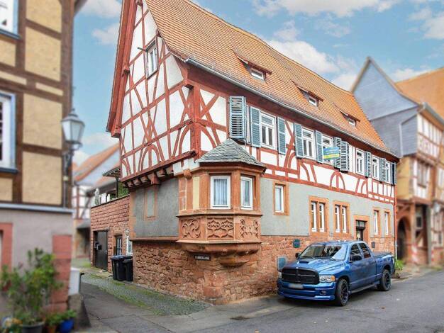 Mehrfamilienhaus zum Kauf 395.000 € 8 Zimmer 195,2 m² 185,2 m² Grundstück frei ab sofort Büdingen 63654