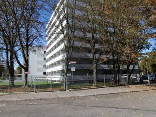 Wohnung zur Miete 398 € 1 Zimmer 22,9 m² 8. Geschoss frei ab 06.10.2026 Untere Jakobermauer 9 Innenstadt Augsburg 86152