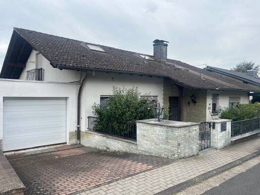 Mehrfamilienhaus zum Kauf 649.000 € 8 Zimmer 300 m² 847 m² Grundstück frei ab sofort Ostheim Nidderau 61130