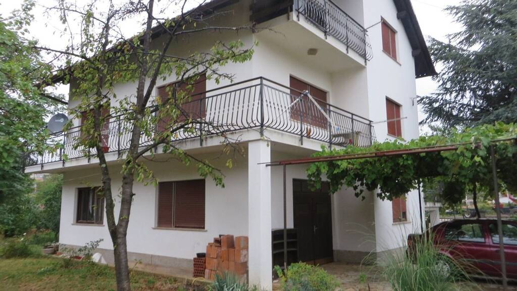 Haus zum Kauf 450.000 € 8 Zimmer 300 m² 1.200 m² Grundstück Cavle 51219