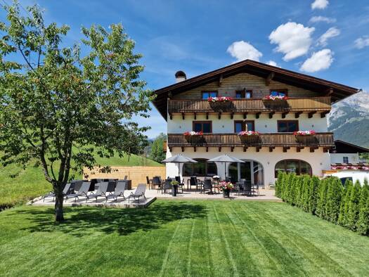 Hotel zum Kauf 2.390.000 € 15 Zimmer 500 m² Gastrofläche 1.175 m² Grundstück Maria Alm am Steinernen Meer 5761