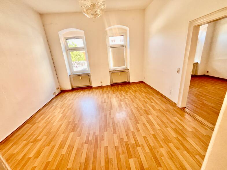 Wohnung zum Kauf provisionsfrei als Kapitalanlage geeignet 63.000 € 2 Zimmer 60,2 m² Großenhainer Str. 2 Altriesa Riesa 01589