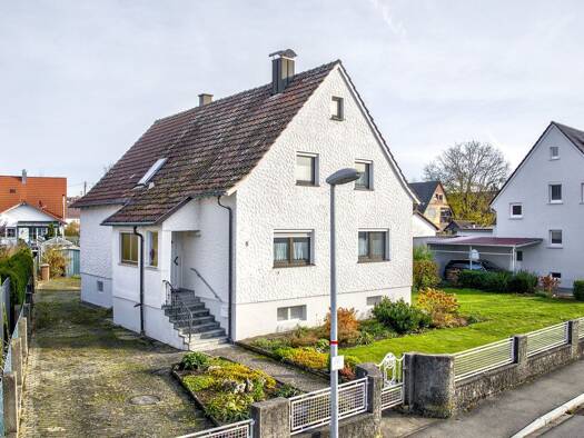 Einfamilienhaus zum Kauf 255.000 € 8 Zimmer 155,6 m² 820 m² Grundstück frei ab sofort Herbertingen 88518