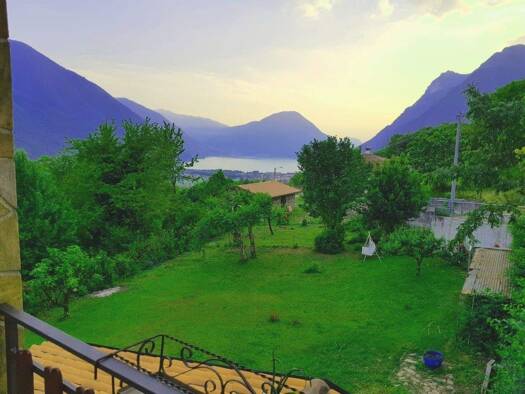 Haus zum Kauf 600.000 € 6 Zimmer 200 m² 2.400 m² Grundstück frei ab sofort Carlazzo