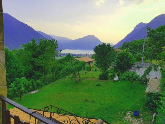 Haus zum Kauf 600.000 € 6 Zimmer 200 m² 2.400 m² Grundstück frei ab sofort Carlazzo