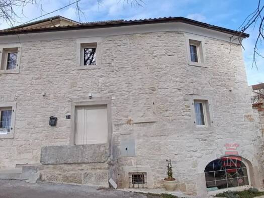 Einfamilienhaus zum Kauf 550.000 € 4 Zimmer Tinjan 52444