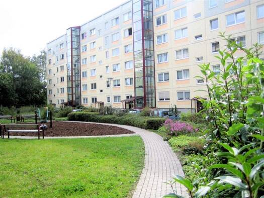 Wohnung zur Miete 398 € 3 Zimmer 69,8 m² 1. Geschoss frei ab 01.07.2026 Lärchenstraße 3 Lusan Gera 07549