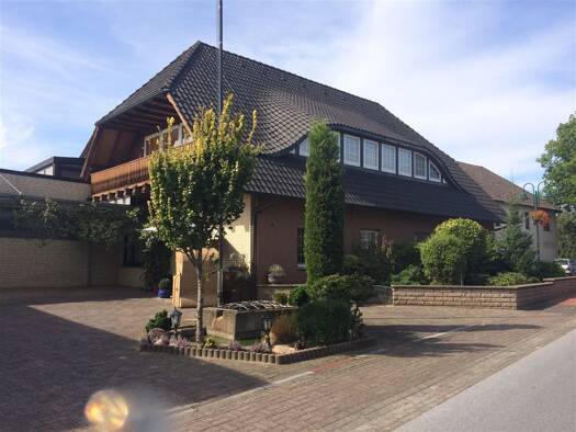 Mehrfamilienhaus zum Kauf als Kapitalanlage geeignet 399.000 € 12 Zimmer 400 m² 2.470 m² Grundstück Uchte Uchte 31600