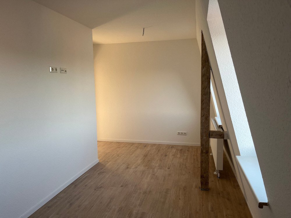 Wohnung zur Miete 690 € 4 Zimmer 80 m²<br/>Wohnfläche 01.01.2025<br/>Verfügbarkeit Geschwenda 99331