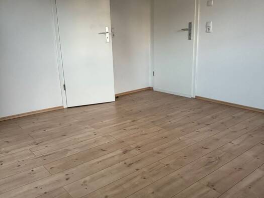 Wohnung zur Miete 330 € 1 Zimmer 13 m² Dachgeschoss, 3. Geschoss frei ab sofort Am Hammer 10 Katzwang Nürnberg 90455