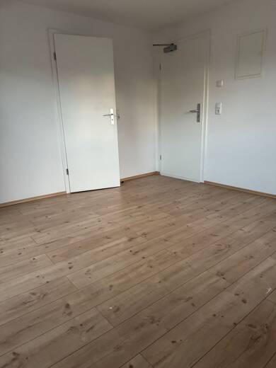 Wohnung zur Miete 330 € 1 Zimmer 13 m² Dachgeschoss, 3. Geschoss frei ab sofort Am Hammer 10 Katzwang / Reichelsdorf Ost / Reichelsdorfer Kelle Nürnberg 90455