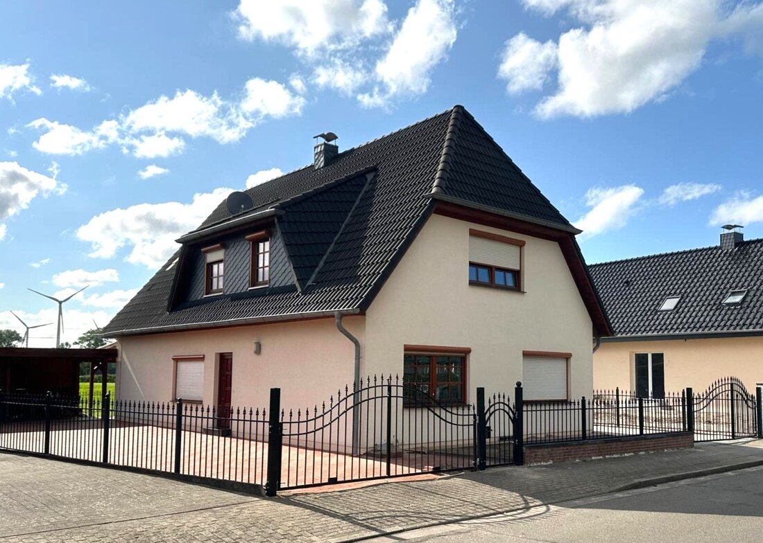 Einfamilienhaus zum Kauf 390.000 € 5 Zimmer 170 m²<br/>Wohnfläche 470 m²<br/>Grundstück Sankt Michaelisdonn 25693