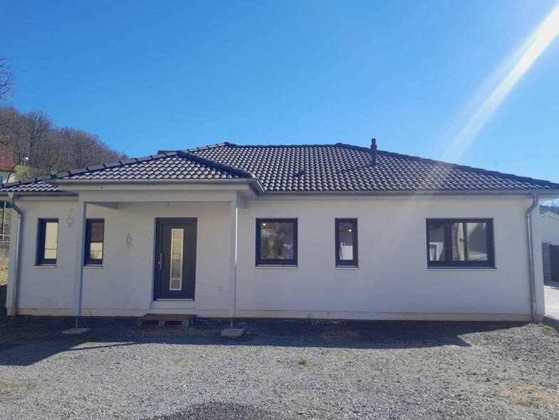 Einfamilienhaus zum Kauf provisionsfrei 369.000 € 3 Zimmer 125 m² 1.021 m² Grundstück Johannisstraße 8 Arnshausen Bad Kissingen 97688