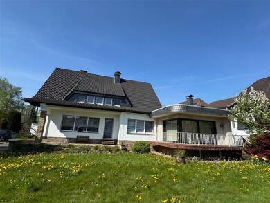 Einfamilienhaus zum Kauf 289.000 € 10 Zimmer 223 m² 1.000 m² Grundstück Fretter Finnentrop 57413