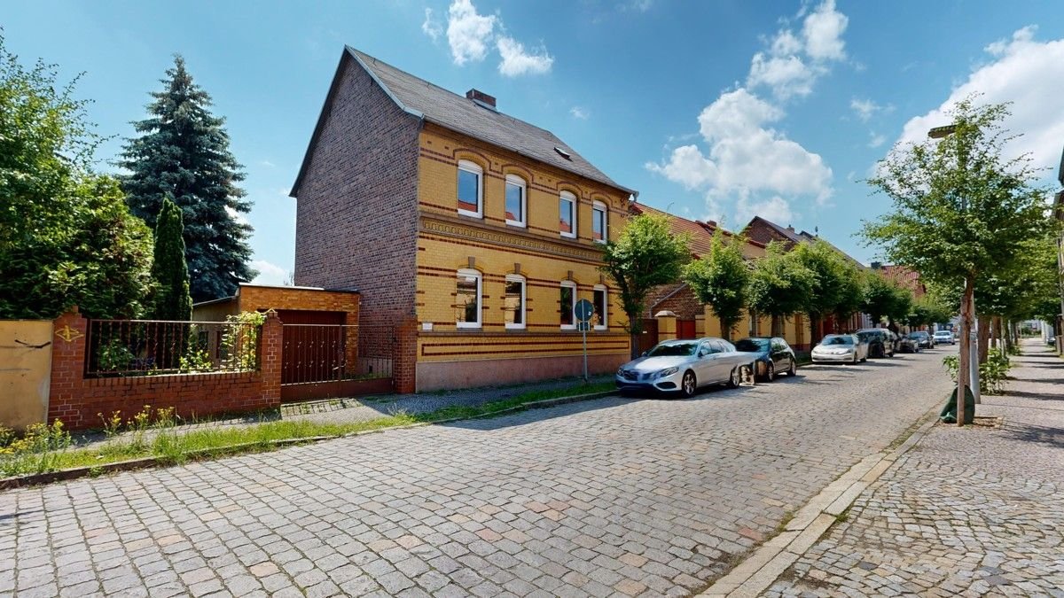 Einfamilienhaus zum Kauf 125.000 € 6 Zimmer 123,6 m²<br/>Wohnfläche 613 m²<br/>Grundstück Wolfen Wolfen 06766