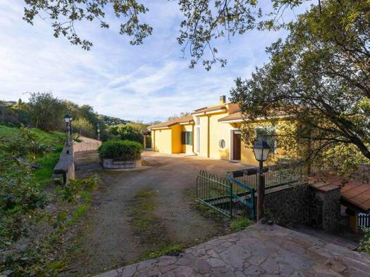 Haus zum Kauf 249.000 € 4 Zimmer 227 m² 6.011 m² Grundstück Ozieri 07014