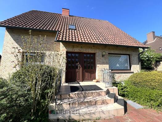 Einfamilienhaus zum Kauf 380.000 € 5 Zimmer 143 m² 1.325 m² Grundstück Reinfeld 23858