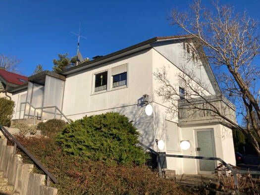 Mehrfamilienhaus zum Kauf als Kapitalanlage geeignet 349.000 € 9 Zimmer 210 m² 406 m² Grundstück Gächingen Sankt Johann 72813