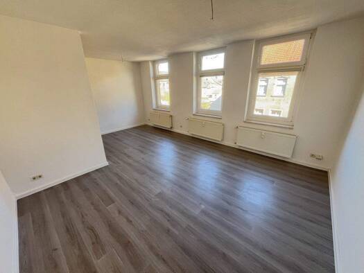 Wohnung zur Miete 450 € 3 Zimmer 81,1 m² 3. Geschoss Schillerstr. 3 Weißenfels 06667
