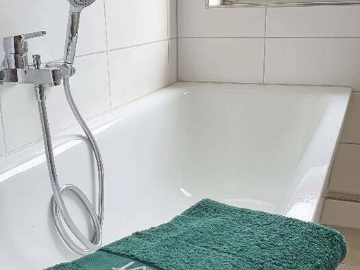 Wohnung zur Miete 510 € 4 Zimmer 69,4 m² frei ab sofort Walther-Rathenau-Straße 1 Wilkau-Haßlau 08112