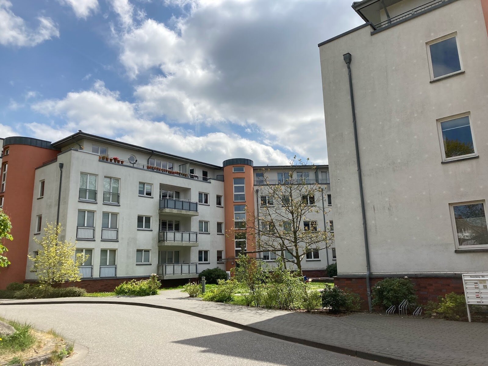 Wohnung zur Miete 1.458 € 2,5 Zimmer 114,1 m²<br/>Wohnfläche EG<br/>Geschoss 16.04.2025<br/>Verfügbarkeit Heestweg 38 d Rahlstedt Hamburg 22143