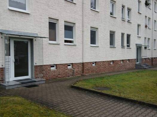 Wohnung zum Kauf 39.000 € 3 Zimmer 57,6 m² 1. Geschoss frei ab sofort Reichenbach Callenberg 09337