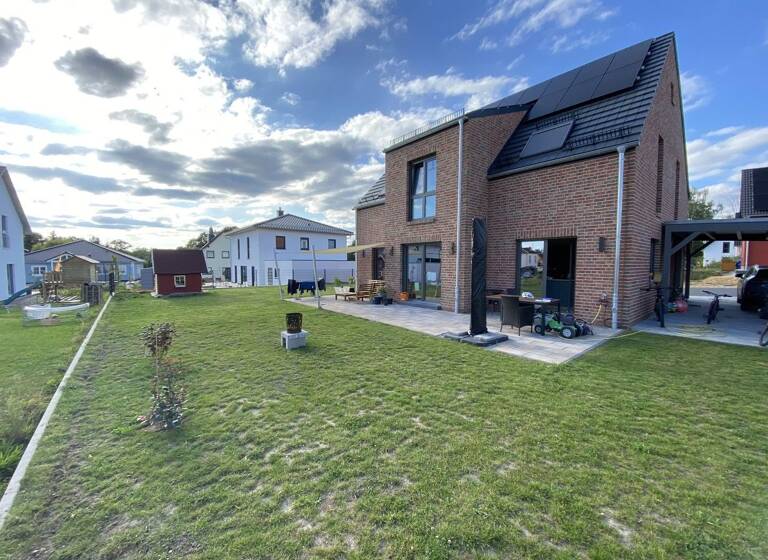 Einfamilienhaus zum Kauf provisionsfrei 750.000 € 6 Zimmer 189 m²<br/>Wohnfläche 606 m²<br/>Grundstück Arnsdorf Arnsdorf 01477