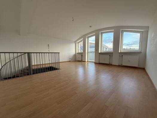 Wohnung zur Miete 440 € 2 Zimmer 67,6 m² 4. Geschoss Äußere Plauensche Str. 7 Innenstadt Zwickau 08056