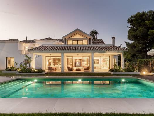 Villa zum Kauf 3.800.000 € 5 Zimmer 734 m² 1.843 m² Grundstück Estepona 29688