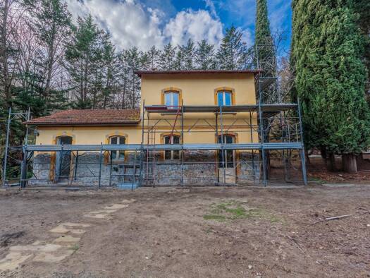 Haus zum Kauf 300.000 € 3 Zimmer 165 m² 5.000 m² Grundstück frei ab sofort Arezzo