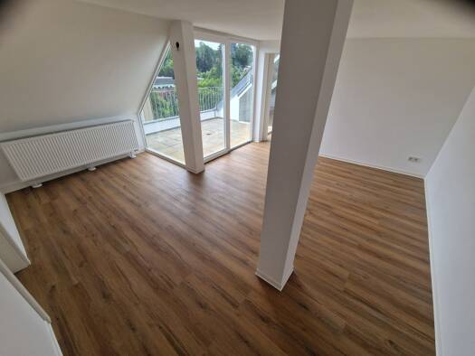 Wohnung zur Miete 900 € 4 Zimmer 140 m² 4. Geschoss frei ab sofort Kaiserstraße 37 Auerbach 08209