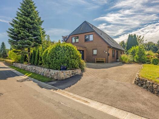 Einfamilienhaus zum Kauf 385.000 € 5 Zimmer 175,5 m² 640 m² Grundstück Drage 25878