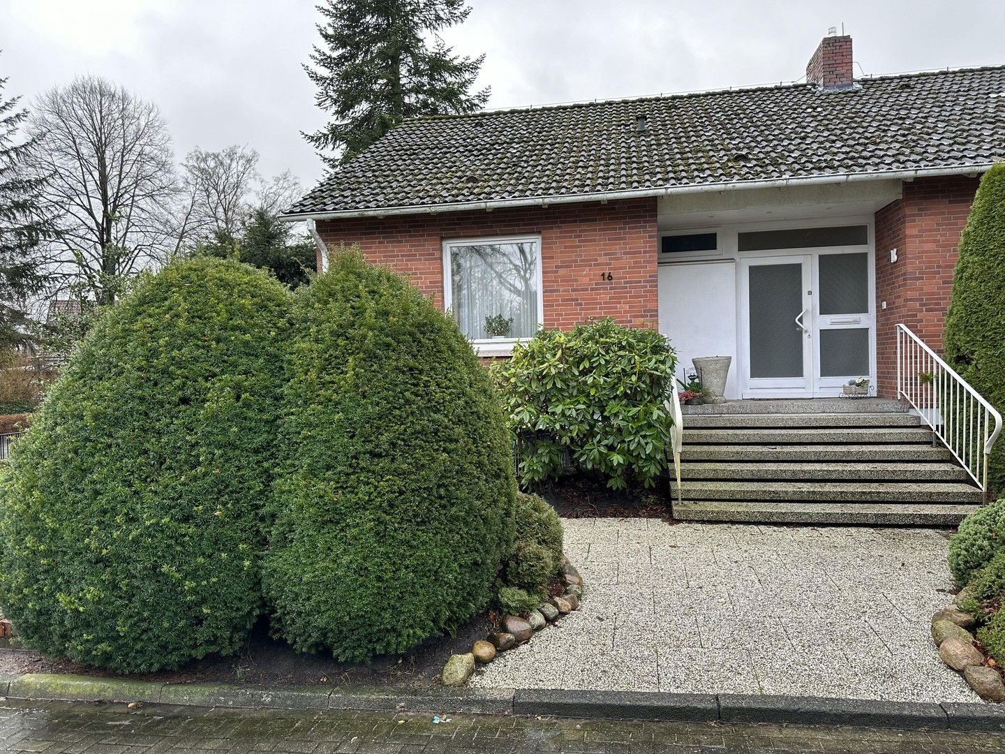 Einfamilienhaus zum Kauf provisionsfrei 219.555 € 3 Zimmer 100 m²<br/>Wohnfläche 667 m²<br/>Grundstück Friedrich Ebertstr. 16 Varel Varel 26316