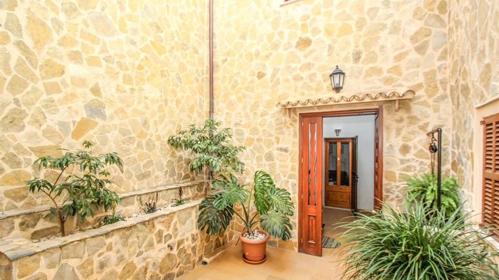 Hotel zum Kauf 1.900.000 € 16 Zimmer 320 m² Grundstück Cala Ratjada 07590