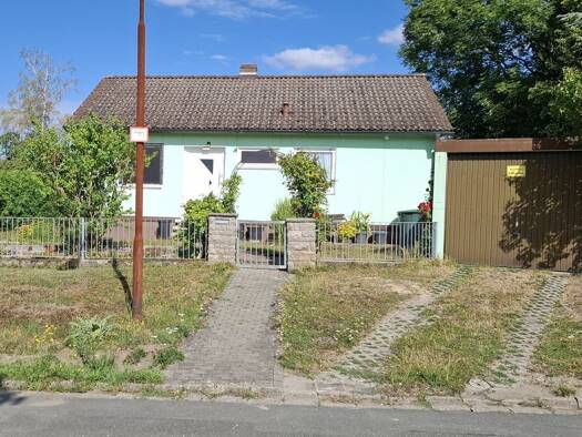 Bungalow zum Kauf 199.000 € 3 Zimmer 67,5 m² 524 m² Grundstück Scheinfeld Scheinfeld 91443