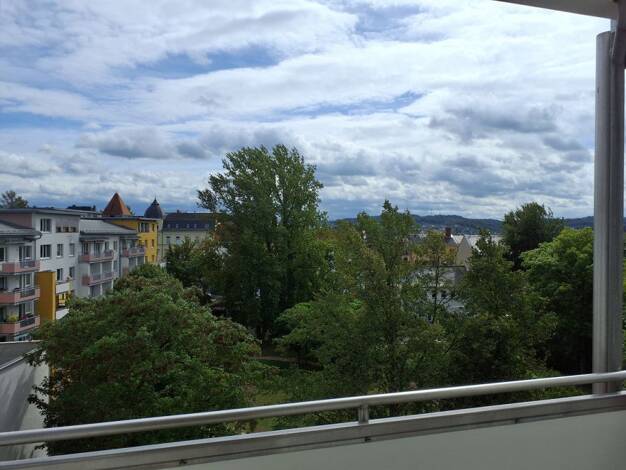 Wohnung zur Miete 382 € 3 Zimmer 69,3 m² 3. Geschoss Friedrich-Engels-Straße 19 Stadtmitte Plauen 08523