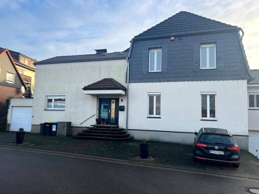 Doppelhaushälfte zur Miete 1.950 € 6 Zimmer 290 m² 320 m² Grundstück frei ab 01.04.2026 Altgarbsen Garbsen 30823