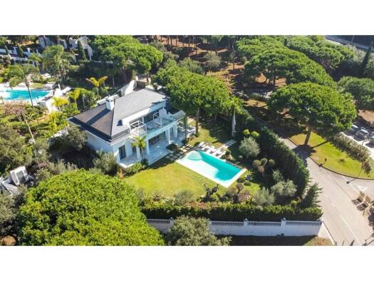 Chalet zur Miete 7.500 € 4 Zimmer 310 m² 1.516 m² Grundstück Marbella 29604