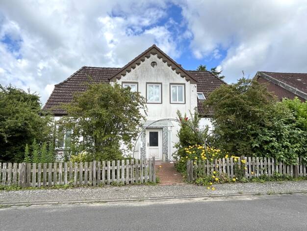 Einfamilienhaus zum Kauf 175.000 € 7 Zimmer 165,9 m² 697 m² Grundstück Lägerdorf 25566