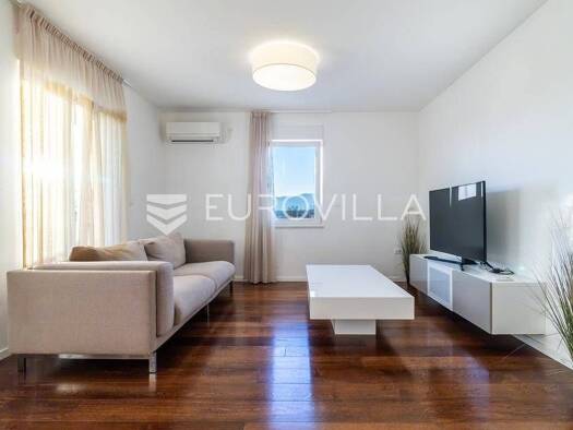 Wohnung zur Miete 1.000 € 2 Zimmer 85 m² 1. Geschoss Vrtace Vezica - Draga