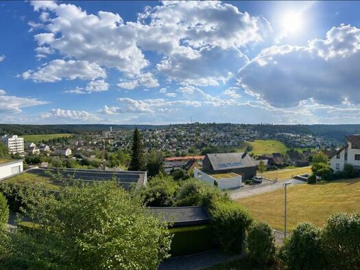 Bungalow zum Kauf 345.000 € 7 Zimmer 201 m² 574 m² Grundstück frei ab sofort Stadtgebiet Sankt Georgen im Schwarzwald 78112
